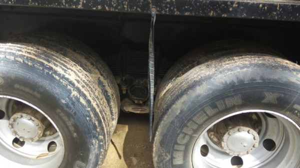 รถอีซูซุ  10  ล้อดั้ม  360  แรงม้า.  ปี 56    สนใจติดต่อ  081 - 6079515