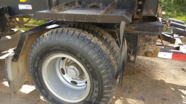 รถอีซูซุ  10  ล้อดั้ม  360  แรงม้า.  ปี 56    สนใจติดต่อ  081 - 6079515