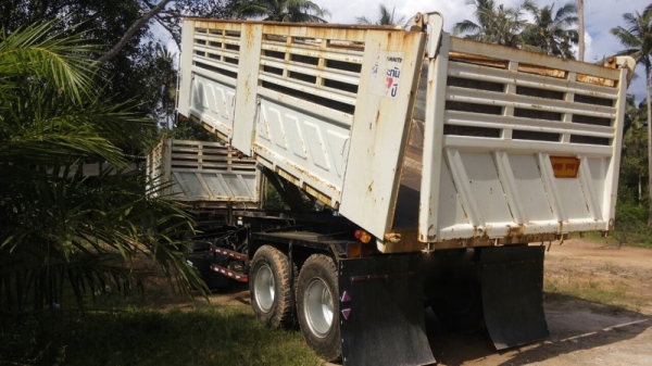 รถอีซูซุ  10  ล้อดั้ม  360  แรงม้า.  ปี 56    สนใจติดต่อ  081 - 6079515