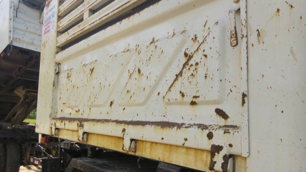 รถอีซูซุ  10  ล้อดั้ม  360  แรงม้า.  ปี 56    สนใจติดต่อ  081 - 6079515