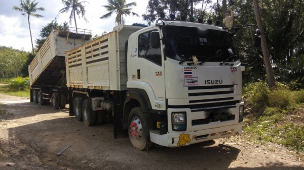 รถอีซูซุ  10  ล้อดั้ม  360  แรงม้า.  ปี 56    สนใจติดต่อ  081 - 6079515