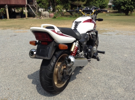 ธารนนทบุรี/// honda cb1300 ปี99-00 สภาพสวยๆ ระบบไฟสมบูรณ์ทุกจุด เครื่องสมบูรณ์เดินเบานิ่งๆครับ เอกสารอินวอยท์+สรรพสารมิตร ราคา 115,000 บาท