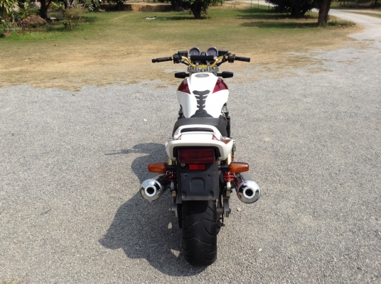 ธารนนทบุรี/// honda cb1300 ปี99-00 สภาพสวยๆ ระบบไฟสมบูรณ์ทุกจุด เครื่องสมบูรณ์เดินเบานิ่งๆครับ เอกสารอินวอยท์+สรรพสารมิตร ราคา 115,000 บาท