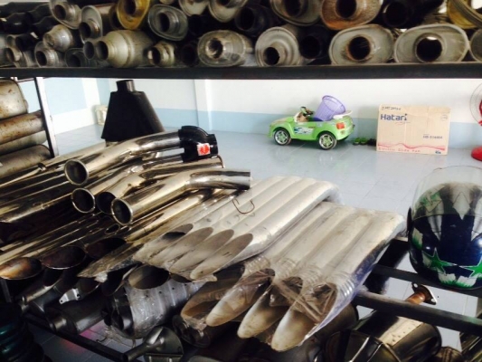 เลิกกิจการ ร้านท่อไอเสียขายยกทั้งหมด เครื่องมือทั้งหมดปลายท่อ ซื้อไปเปิดร้านท่อได้เลยครับ เลิกกิจการ ร้านท่อไอเสียขายยกทั้งหมด เครื่องมือทั้งหมดปลายท่อ ซื้อไปเปิดร้านท่อได้เลยครับ