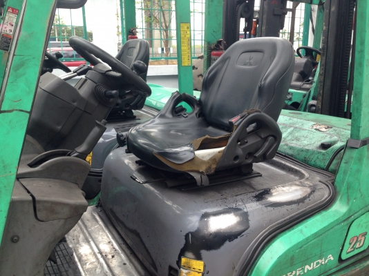 Mitsubishi FD25NT รถฟอร์คลิฟต์ 2.5 ตัน เครื่องยนต์: ดีเซล (สต็อก 6 units) สนใจโทร. 080-6565422 (หนิง)