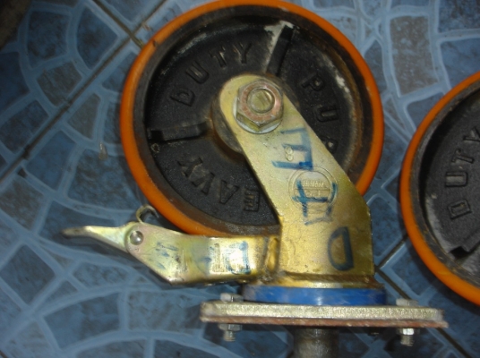 ขายล้อนั่งร้าน ยูริเทนขนาด8นิ้ว pc.wheel มีเบรคทั้4ล้อพร้อมใช้งานเลย