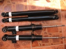 โช้คอัพ มิตซู ไททั้น ถอดป้ายแดง ชุด 4 ต้น 2000 บาท