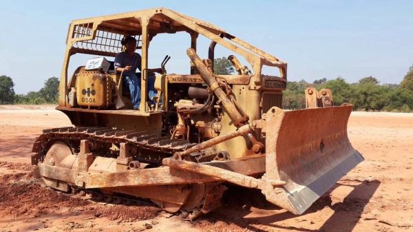 ขายรถแทรคเตอร์ KOMATSU D50A สภาพเดิมๆ ตามรุ่น พร้อมใช้งาน