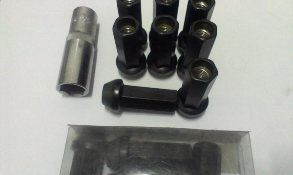 น็อตล้อ 12X1.5 ใส่แม็กแต่งสวยๆ พร้อมบล็อกขัน