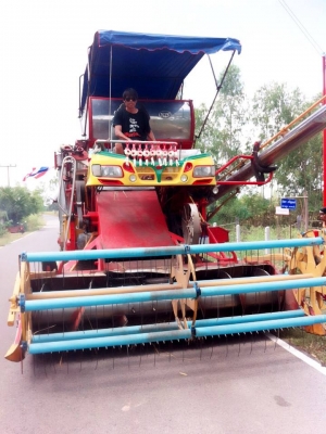 ขายรถเกี่ยวข้าว เจ้าช้างไวไฟ