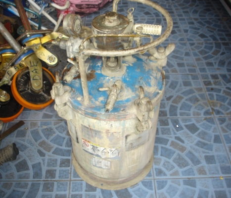 ขายถังพ่นสี Iwata 20L made in Japan  ขนาดตามรูปครับ พร้อมใช้งาน