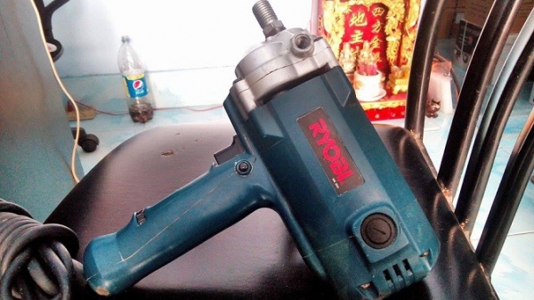 ขายเครื่องขัดสี RYOBI PE-2100 มือสองสภาพดีครับ