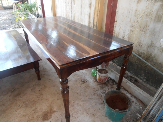 ไม้พยูง โต๊ะและเตียงเก่าโบราณ 90 ปี