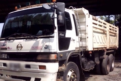 ขายรถบรรทุกสิบล้อดัมพ์ HINO 2K เครื่องเดิม 260 แรง ปี 42 กระบะดัมพ์สามมิตร มีระบบลากพ่วง ทะเบียนพร้อม
