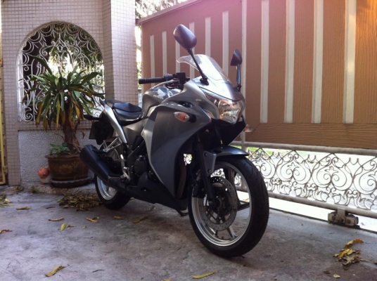 ขออนุญาติขาย HONDA CBR250i มิอเดียว หัวฉีด PGM-FI โอนให้ครบครับ