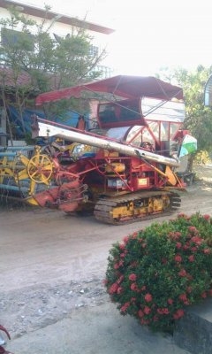 ขายรถเกี่่ยวข้าวเกษตรพัฒนา รุ่นจ้าวช้างไวไฟ เครื่องยนต์มิตซู 6D17 24 วาวล์ เทอร์โบ 240 แรง ปั๊มเบอร์ 23 ช่วงล่างโคมัสสุ 12 HT (ตัวเดินของนอกญี่ปุ่น) อุ้ม 2.5 ตัน สนใจโทร 090-8588220คุณนะ ID:narong498 หรือ www.truck.in.th/498 หรือfb:ณรงค์ ซื้อขายรถมือสอง(เ