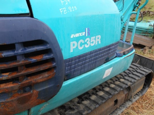 รถแบคโฮเก่านอก pc 35-8 สนใจโทร 092-3309229 อี๊ด สองห้อง