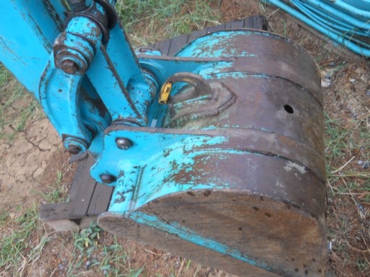 รถแบคโฮเก่านอก pc 35-8 สนใจโทร 092-3309229 อี๊ด สองห้อง