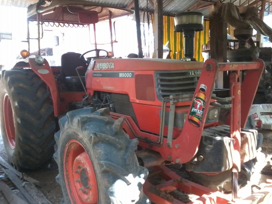 ขายรถไถคูโบต้า M90 ปี 51 สภาพสวยพร้อมใช้ชั่วโมงงานน้อย 2540 ซม. พร้อมสอปกรณ์ใบดันหน้า ผานหลัง