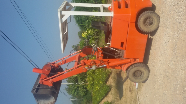 ขายรถตักเครื่องเบ็นชิน