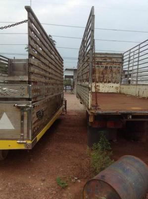 ขายกะบะ6ล้อ (ไม้ประดู่) สภาพ90\%สวยมากๆครับ ถอดลงจากHINO 6ล้อ1J ยาว 5เมตรกว่าๆ กว้าง 2.5 เมตร ขาย 120,000 บาท