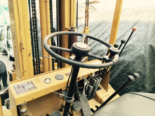 ขาย ฟอร์คลิฟต์ 2.5 ตัน TCM เบนซิน เสาสูง 4 เมตร พร้อมตัวหนีบ ขาย ฟอร์คลิฟต์ 2.5 ตัน TCM เบนซิน เสาสูง 4 เมตร พร้อมตัวหนีบ