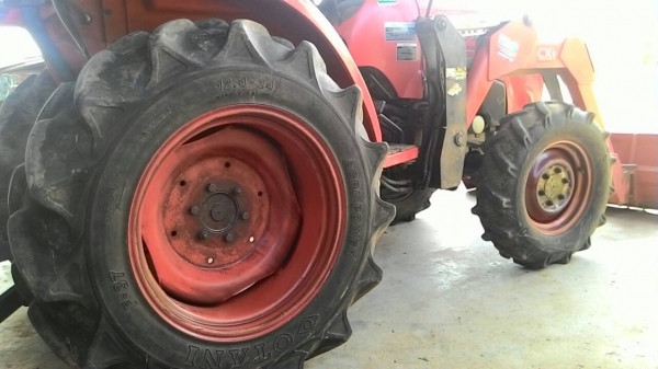 ขายรถไถ KUBOTA L3608 พร้อมดันหน้า 290,000