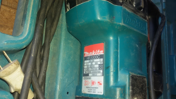 ขายสว่าน MAKITA HR3000C