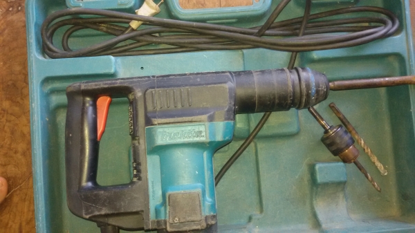 ขายสว่าน MAKITA HR3000C