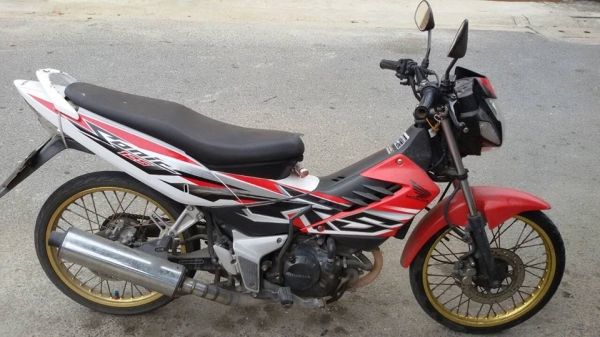 ขาย Honda Sonic 125 สตาร์ทมือ ปี 50 ล้อทอง DID.เครื่องดี ไม่หลวม,ท่อเลส+ทำปลายดังทุ้มๆ,เล่มพร้อมโอน
