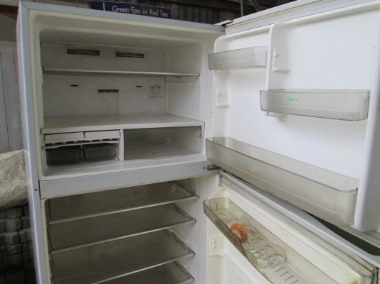 ลดราคาOKครับ    เวิร์ลพูล   ตู้เย็นใบใหญ่   จุได้เต็มที่  ขายราคาถูกๆ  สบายกระเป๋า