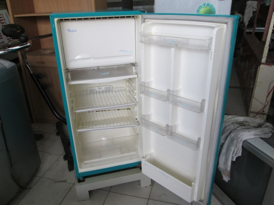 เวิร์ลพูล   ตู้เย็นใบกลาง   จุได้เต็มที่  ราคาถูกๆ  สบายกระเป๋า