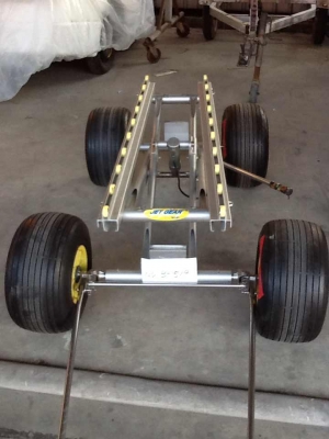 ขาย เทเลอร์ เรือ , เจ็ทสกี (ดอลลี่)