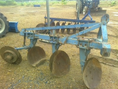 ขายหาง3 จานขนาดจาน26 สำหรับรถไถใหญ่สนใจ0810076640