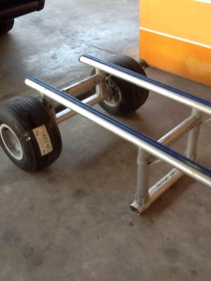 ขาย เทเลอร์ เรือ , เจ็ทสกี (ดอลลี่)