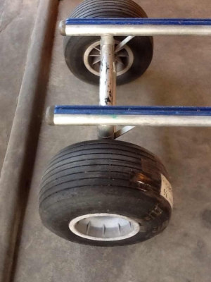 ขาย เทเลอร์ เรือ , เจ็ทสกี (ดอลลี่)