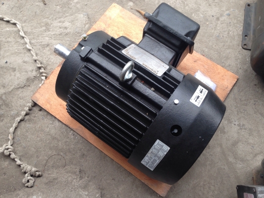 ขายมอเตอร์ Toshiba 10HP. 380V 1450 rpm. ของใหม่ไม่เคยใช้งาน แกะออกจากลังเลยครับ