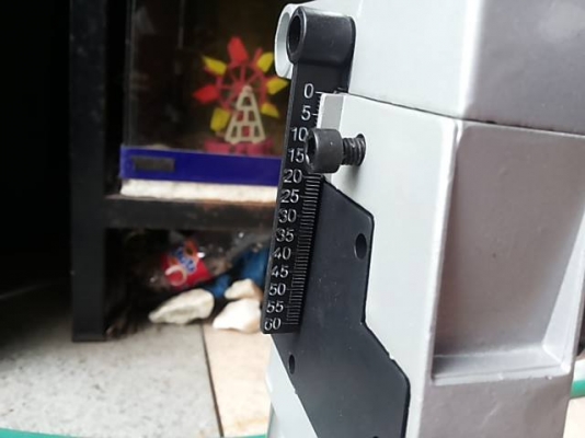 แท่นจับสว่านมือรุ่นใหม่ มีตัวตั้งระยะเจาะพร้อมสเกลบอกระยะเจาะ ดีไซน์ใหม่สวย เล็ก กะทัดรัด น้ำหนักเบา พกพาไปเจาะได้ทุกที่ แท่นจับสว่านมือรุ่นใหม่ มีตัวตั้งระยะเจาะพร้อมสเกลบอกระยะเจาะ ดีไซน์ใหม่สวย เล็ก กะทัดรัด น้ำหนักเบา พกพาไปเจาะได้ทุกที่