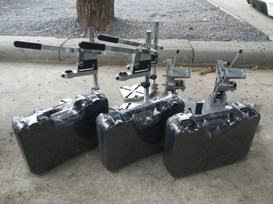 แท่นจับสว่านมือรุ่นใหม่ มีตัวตั้งระยะเจาะพร้อมสเกลบอกระยะเจาะ ดีไซน์ใหม่สวย เล็ก กะทัดรัด น้ำหนักเบา พกพาไปเจาะได้ทุกที่ แท่นจับสว่านมือรุ่นใหม่ มีตัวตั้งระยะเจาะพร้อมสเกลบอกระยะเจาะ ดีไซน์ใหม่สวย เล็ก กะทัดรัด น้ำหนักเบา พกพาไปเจาะได้ทุกที่