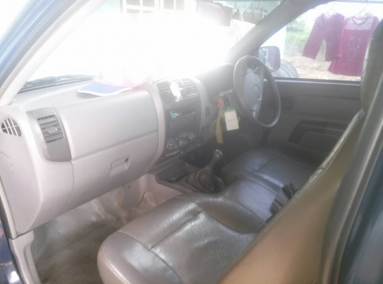 ขายรถกระบะ อีซุซุ  165,000  สนใจ โทร 0860748399