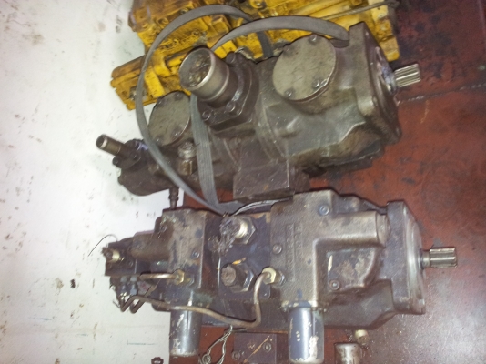 ขายปั้ม HITACHI   EX 60   SUMITUMO SH 75