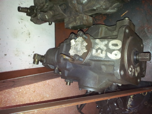 ขายปั้ม HITACHI EX 60 SUMITUMO SH 75 ขายปั้ม HITACHI EX 60 SUMITUMO SH 75