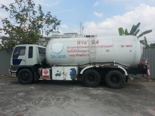 ขายรถบรรทุก 10 ล้อบรรทุกแก็ส HINO FL3H 195 แรงม้า ราคา 670000