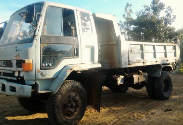 ***ขายแล้วครับขอบคุณ Truck2hand ขาย6ล้อดั้มดิน ดั้มใหญ่ ราคาเบาๆ ISUZU ROCKY 185 ประกอบ คัสซี ISUZU 63-TXD40 หัวROCKY ยังไม่ลงเล่ม วางเครื่องHINO HO7C-185แรง มีใบคุมเครื่องให้ครับ เครื่อง185 แน่นดีแรงดี เกียร์ดี ไม่หลุดครับ ช่วงล่างใหญ่ คัสซีสวย ไม่ปะไม่ผ