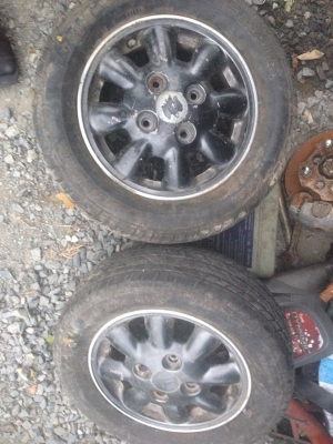 เเม็ก ลายกล้วย ใส่ มิร่า ขอบ14  4รู114 กว้าง6.5   พร้อมยาง ยางไม่ดี 1 เส้น 5,500 บาท 0855155980