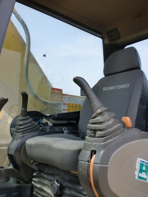 รถขุด Sumitomo SH200-5 #200A5-2201 ชั่วโมงทำงานน้อย เครื่องยนต์ Isuzu จากญี่ปุ่น สนใจโทร. 080-6565422 (หนิง)