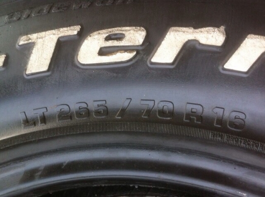 ขายยาง bf all 265/70/16 ปี 12