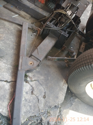 แขนรถยกพร้อมกระบอกไฮดรอลิคสำหรับ 4ล้อกลางหรือ รถ6ล้อ