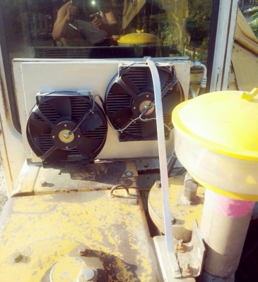 KOMATSU PC 200-5 คอนโทรลสั้น ตูดแดง รถบอดี้สวยจัดครับ เครื่องเดิมปั๊มเดิมแน่นดีไม่มีเยิ้ม ภายในเก๋งสะอาดสวย ไฟฟ้าหน้าจออยู่ครบ แอร์ ภายในนอกบอดี้สวยมาก บูมอาร์มสวย ช่วงล่างเอวแน่น โรลเลอร์โซ่บูทใบแทรกสภาพดี 70\% พร้อมทำงานได้เลย เอกสารใบอินวอยครบ ราคาต่อรอ KOMATSU PC 200-5 คอนโทรลสั้น ตูดแดง รถบอดี้สวยจัดครับ เครื่องเดิมปั๊มเดิมแน่นดีไม่มีเยิ้ม ภายในเก๋งสะอาดสวย ไฟฟ้าหน้าจออยู่ครบ แอร์ ภายในนอกบอดี้สวยมาก บูมอาร์มสวย ช่วงล่างเอวแน่น โรลเลอร์โซ่บูทใบแทรกสภาพดี 70\% พร้อมทำงานได้เลย เอกสารใบอินวอยครบ ราคาต่อรอ