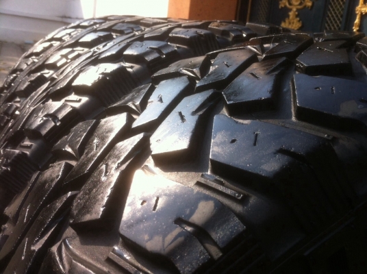 ขายยาง maxxis bighorn 764 265/75/16 ปี 13